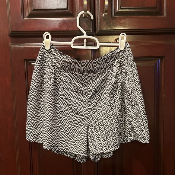 American Eagle Chevron Pull-Over Shorts - Picture 1 of 2